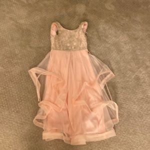 Pale pink with gold lace~low with layers~semi-formal ll NEVER BEEN WORN